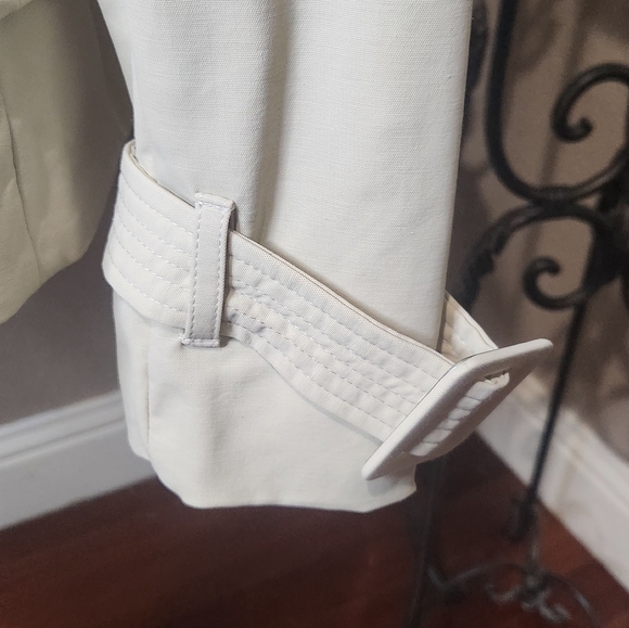 New York‎ & Company Cream Trench Coat - Picture 4 of 8